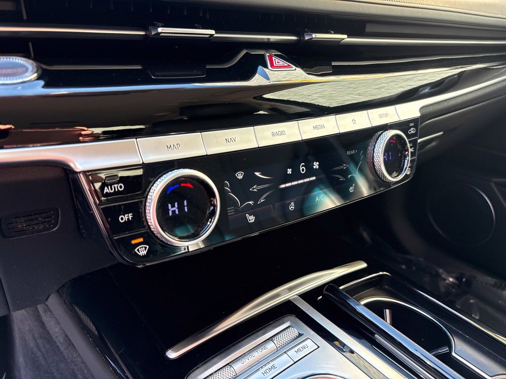 Thumbnail: 2023 Genesis G80 - 28
