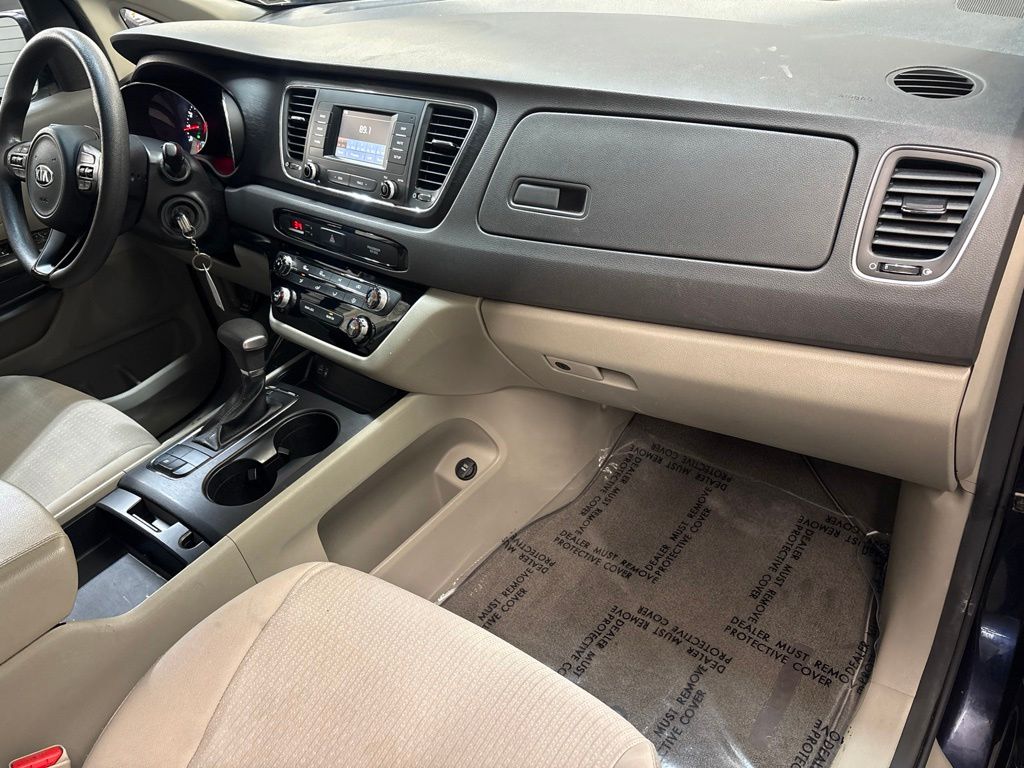 Thumbnail: 2018 Kia Sedona - 12