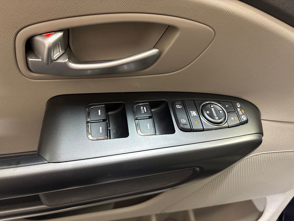 Thumbnail: 2018 Kia Sedona - 22