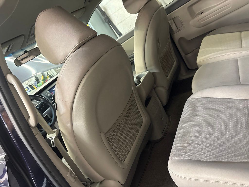 Thumbnail: 2018 Kia Sedona - 9