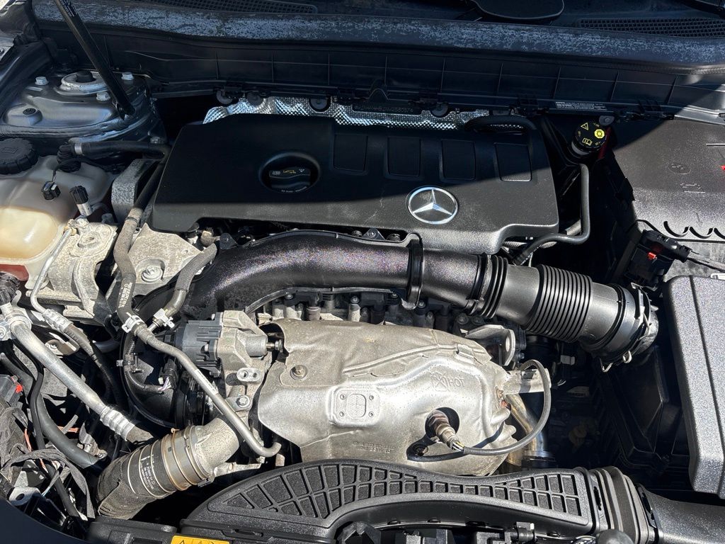 Thumbnail: 2022 Mercedes-Benz GLB - 6