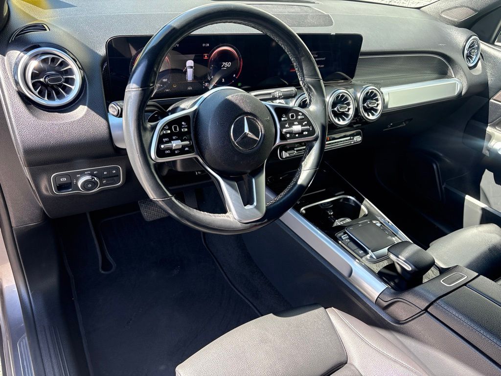 Thumbnail: 2022 Mercedes-Benz GLB - 2