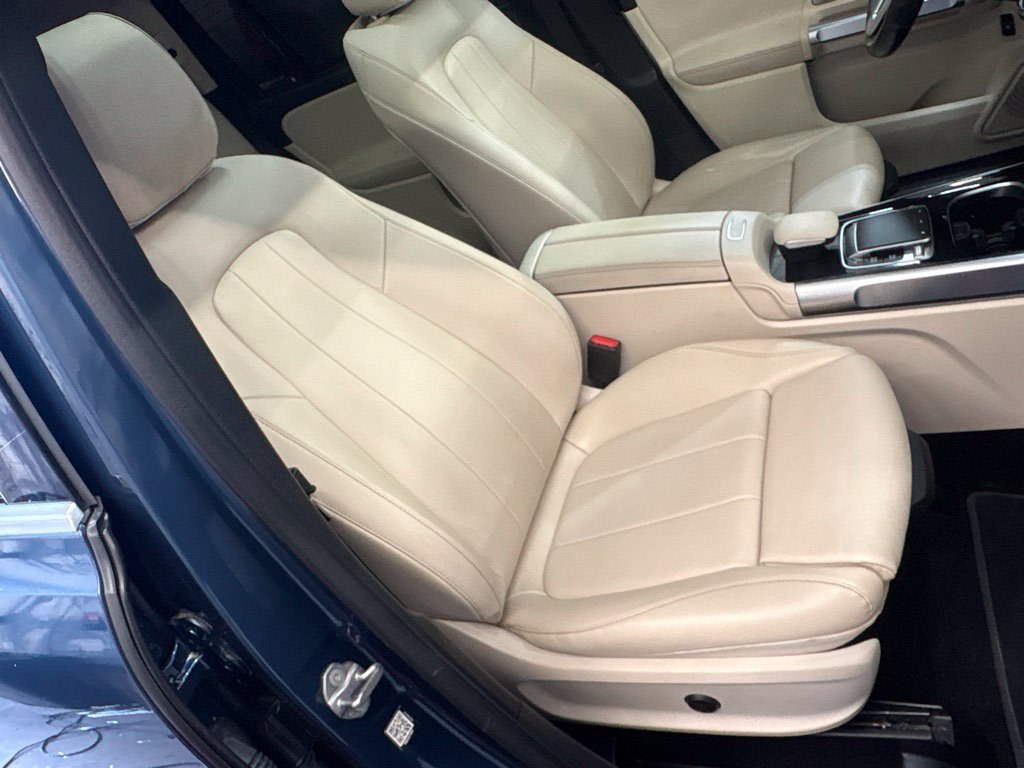 Thumbnail: 2020 Mercedes-Benz GLB - 50