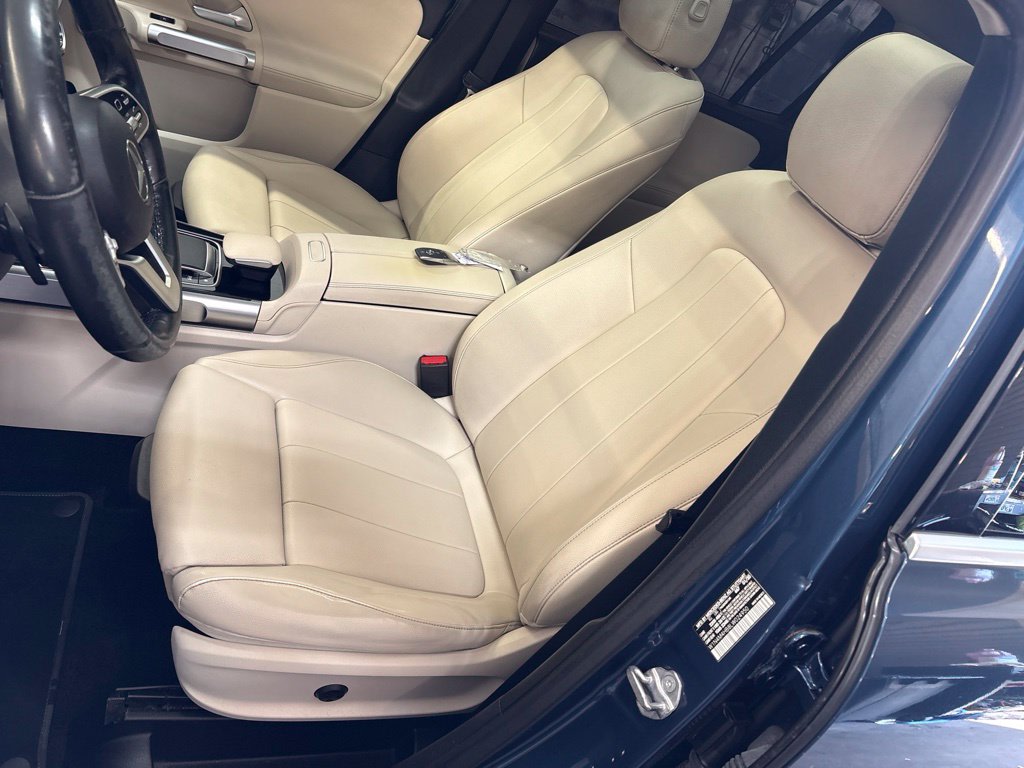Thumbnail: 2020 Mercedes-Benz GLB - 8