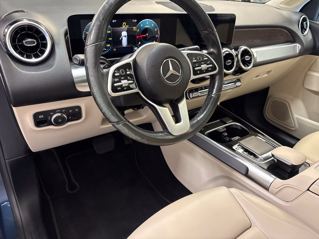 Thumbnail: 2020 Mercedes-Benz GLB - 2