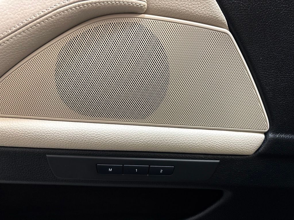 Thumbnail: 2013 BMW 5 Series - 6