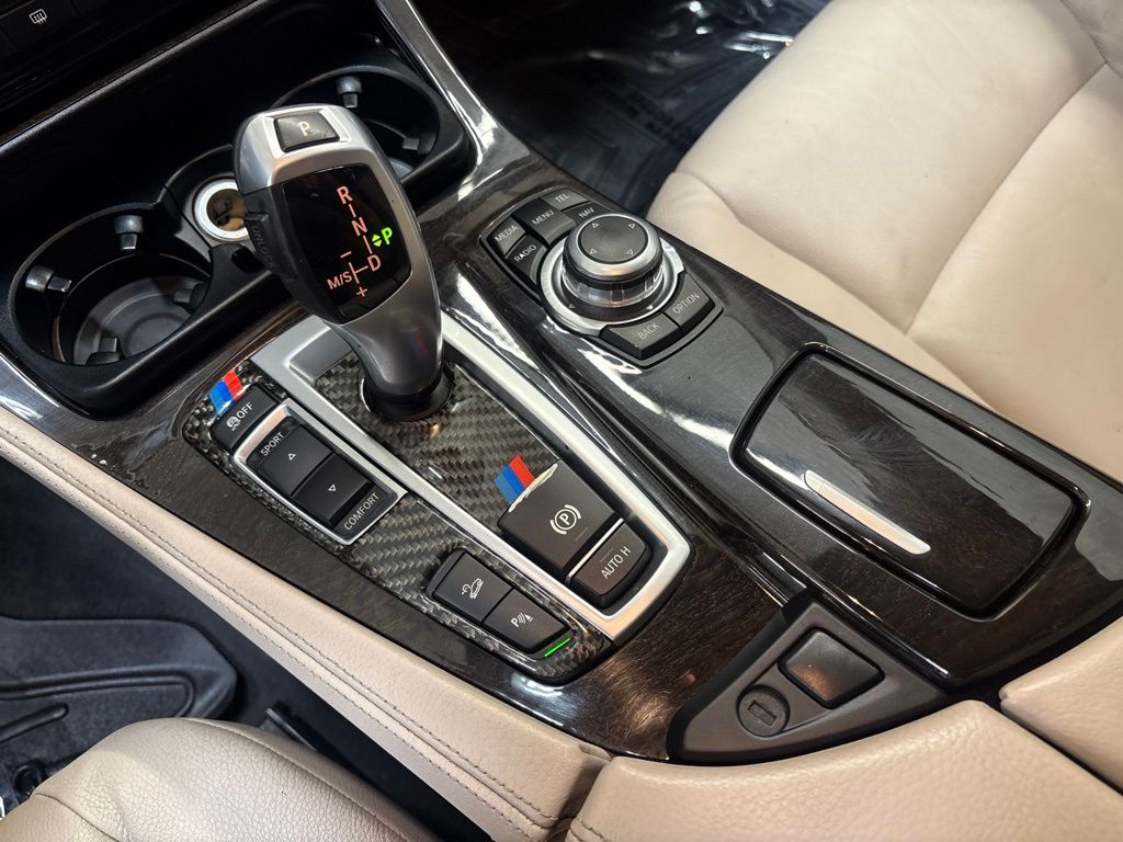 Thumbnail: 2013 BMW 5 Series - 35