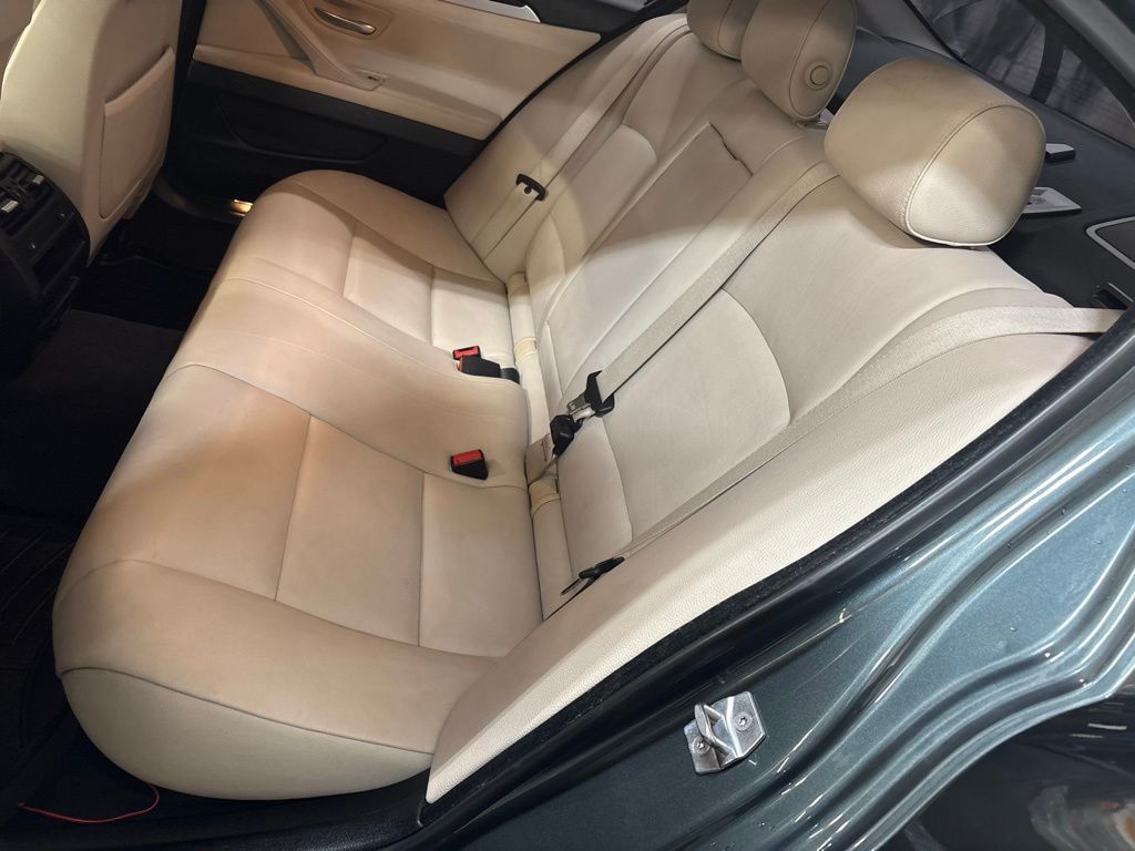 Thumbnail: 2013 BMW 5 Series - 40
