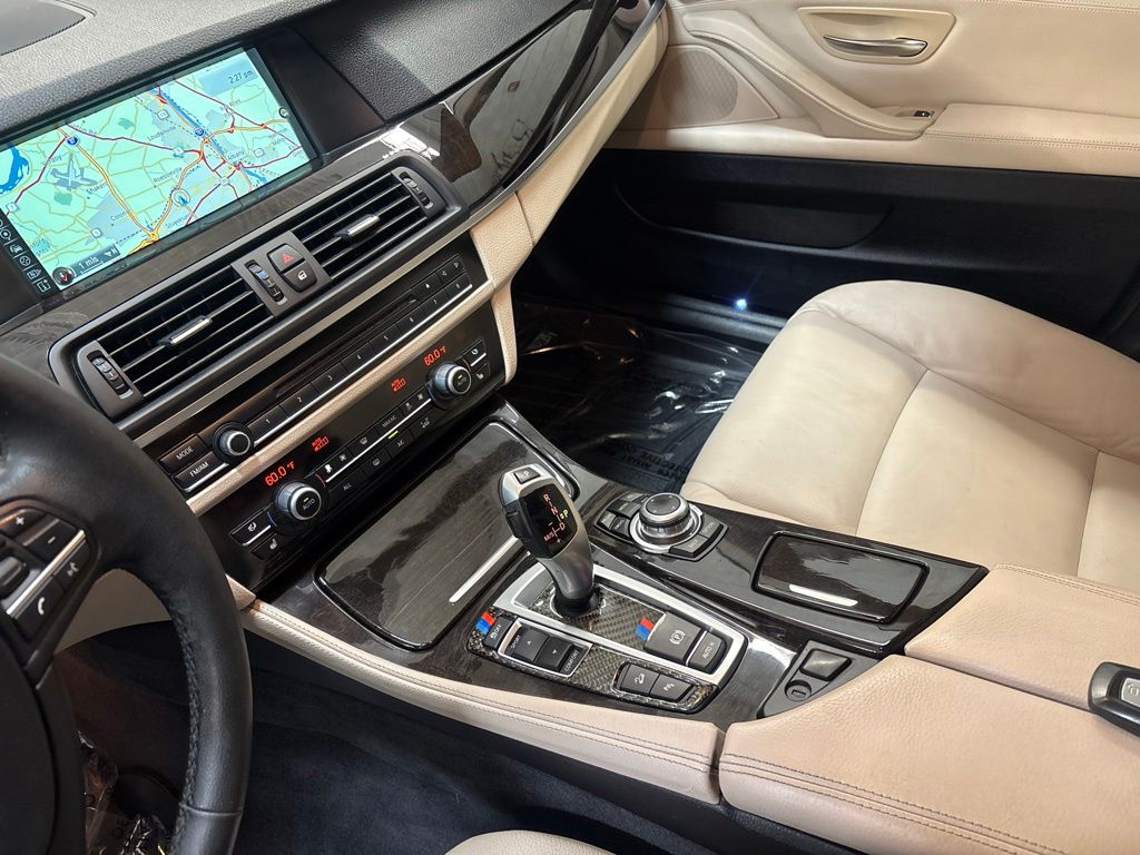 Thumbnail: 2013 BMW 5 Series - 15