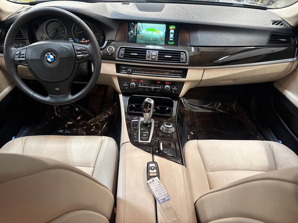 Thumbnail: 2013 BMW 5 Series - 12