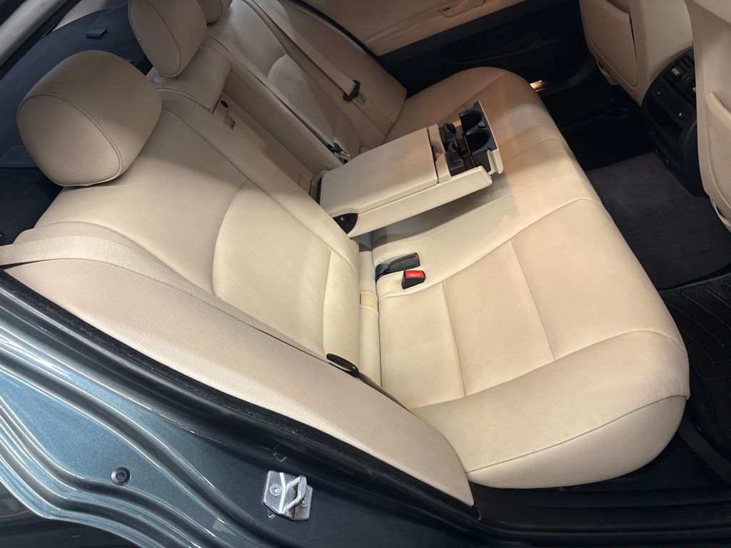 Thumbnail: 2013 BMW 5 Series - 45