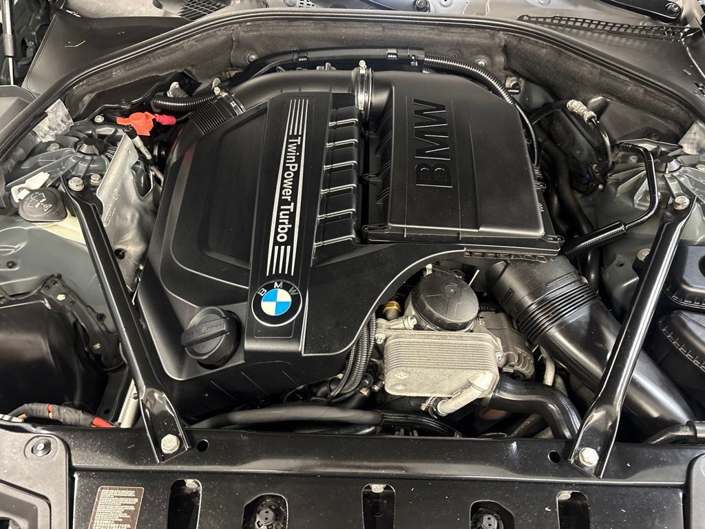 Thumbnail: 2013 BMW 5 Series - 7
