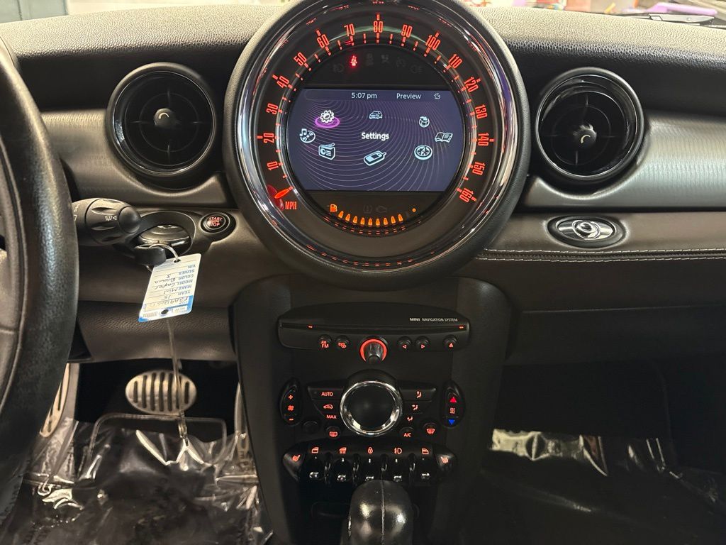 Thumbnail: 2015 MINI Cooper - 11