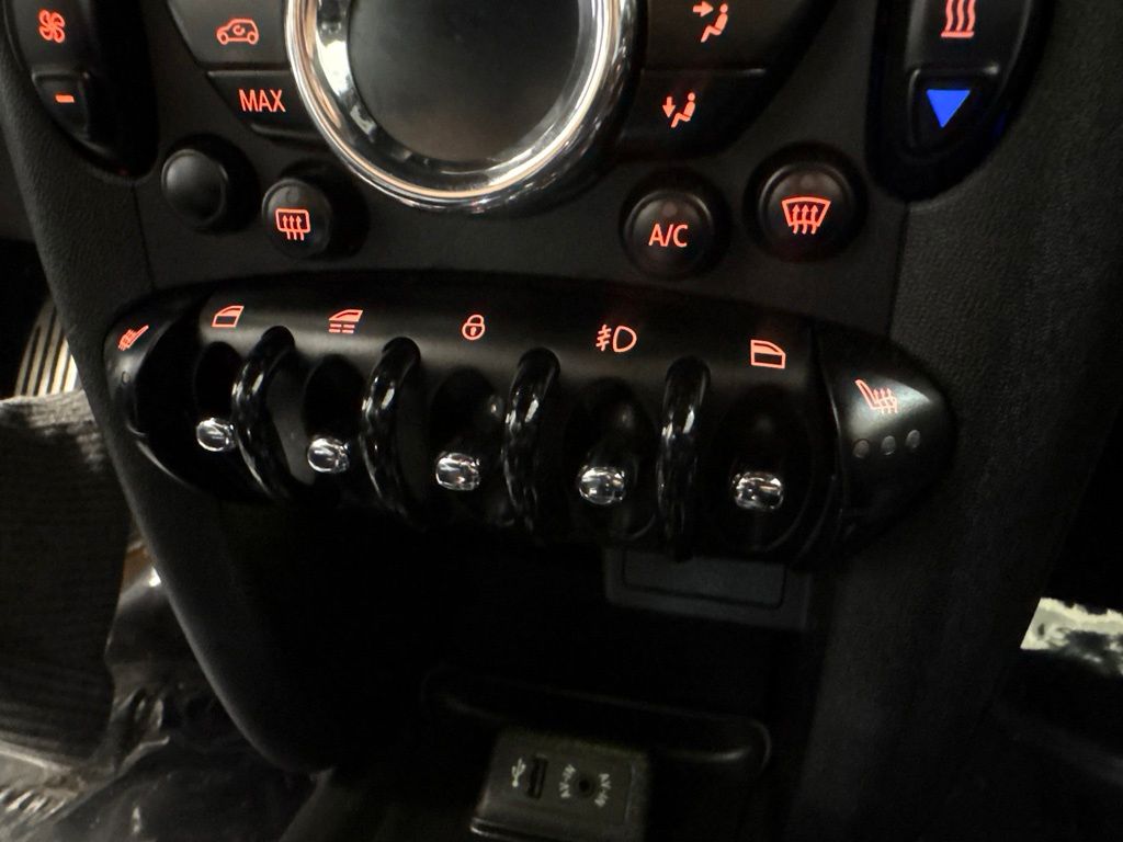 Thumbnail: 2015 MINI Cooper - 24