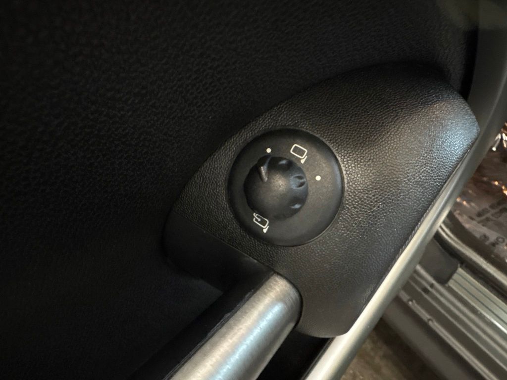 Thumbnail: 2015 MINI Cooper - 21