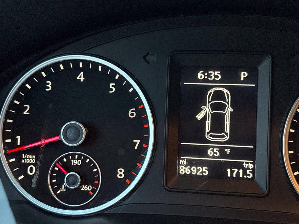 Thumbnail: 2016 Volkswagen Tiguan - 15