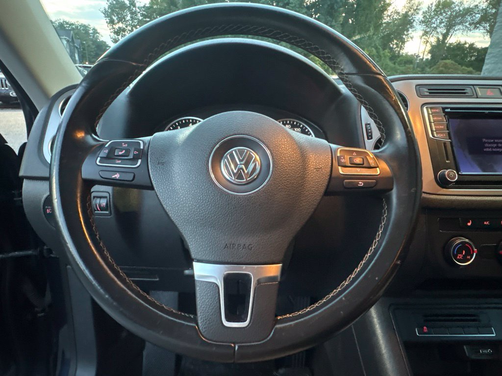 Thumbnail: 2016 Volkswagen Tiguan - 7