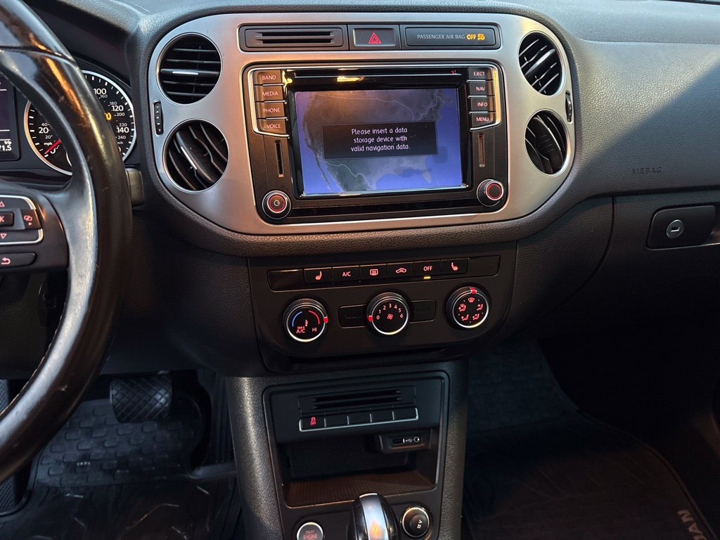Thumbnail: 2016 Volkswagen Tiguan - 13