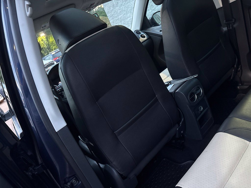 Thumbnail: 2016 Volkswagen Tiguan - 9