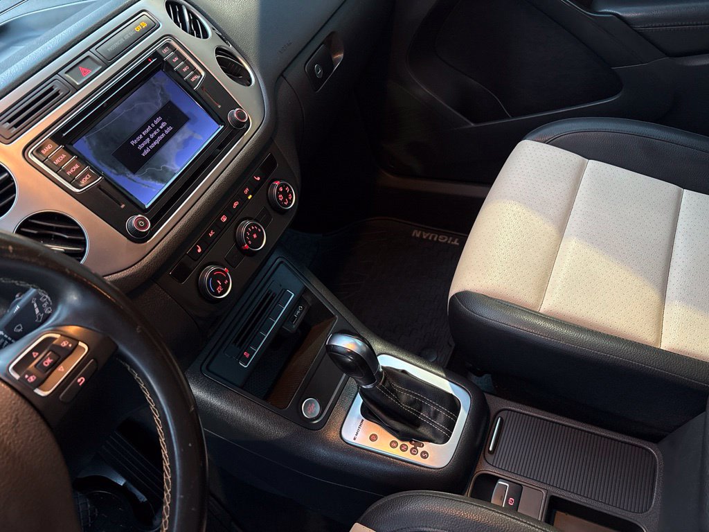 Thumbnail: 2016 Volkswagen Tiguan - 14