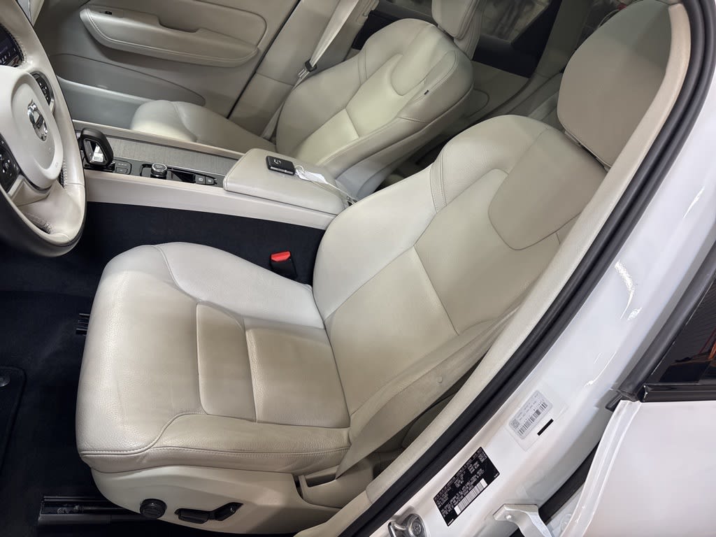 Thumbnail: 2024 Volvo XC60 - 8