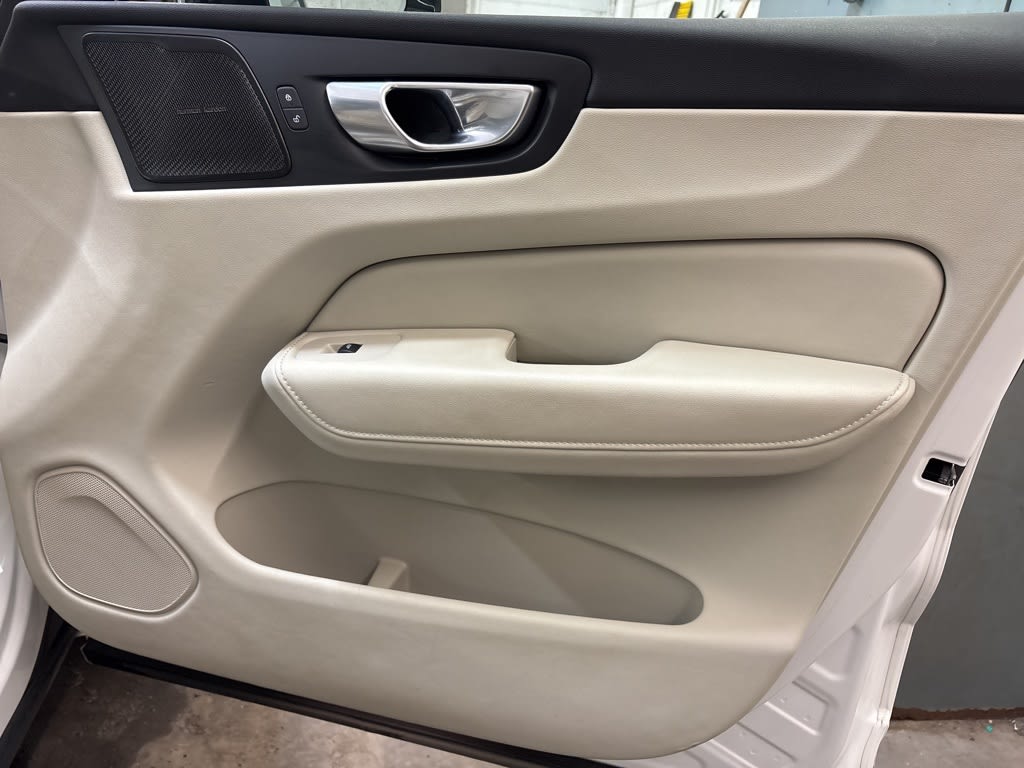 Thumbnail: 2024 Volvo XC60 - 44