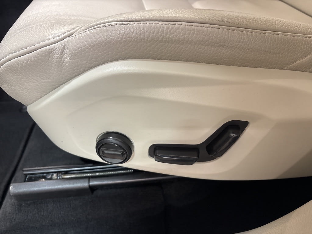 Thumbnail: 2024 Volvo XC60 - 25