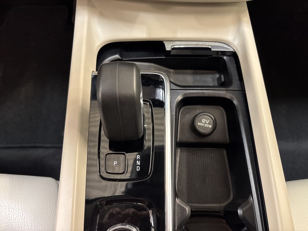 Thumbnail: 2024 Volvo XC60 - 28