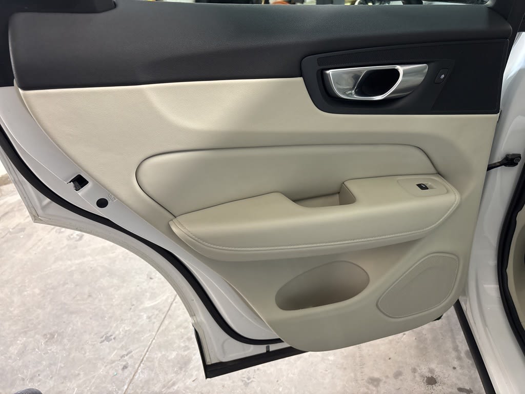 Thumbnail: 2024 Volvo XC60 - 33