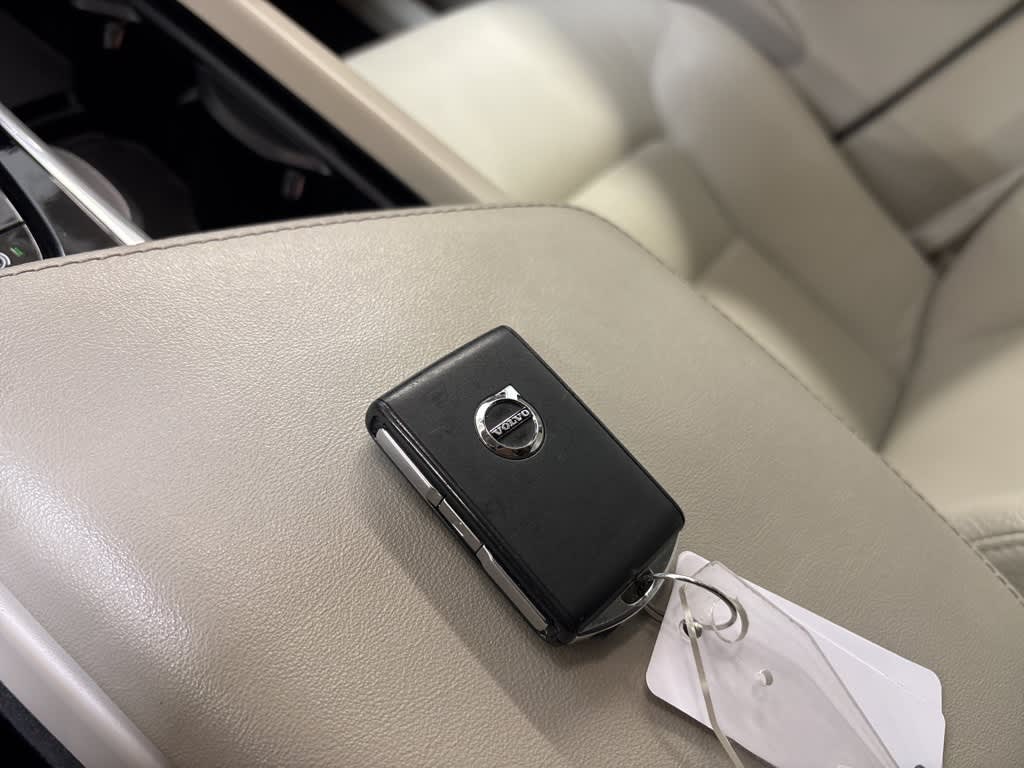 Thumbnail: 2024 Volvo XC60 - 17