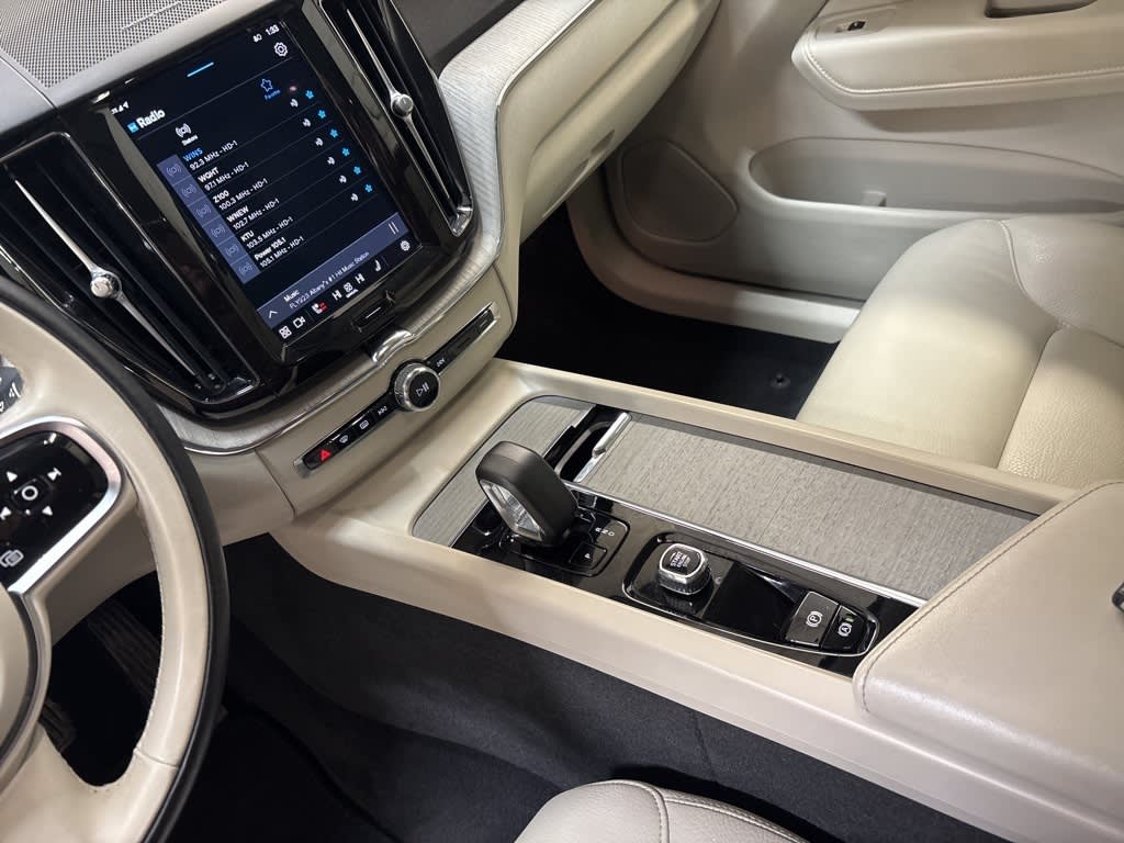 Thumbnail: 2024 Volvo XC60 - 14