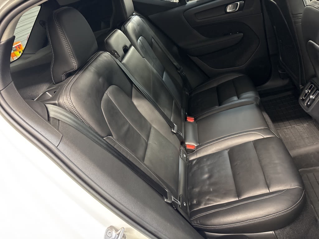 Thumbnail: 2023 Volvo XC40 - 36