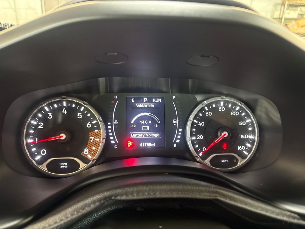 Thumbnail: 2019 Jeep Renegade - 16