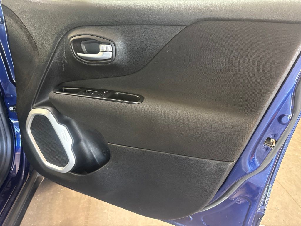 Thumbnail: 2019 Jeep Renegade - 35