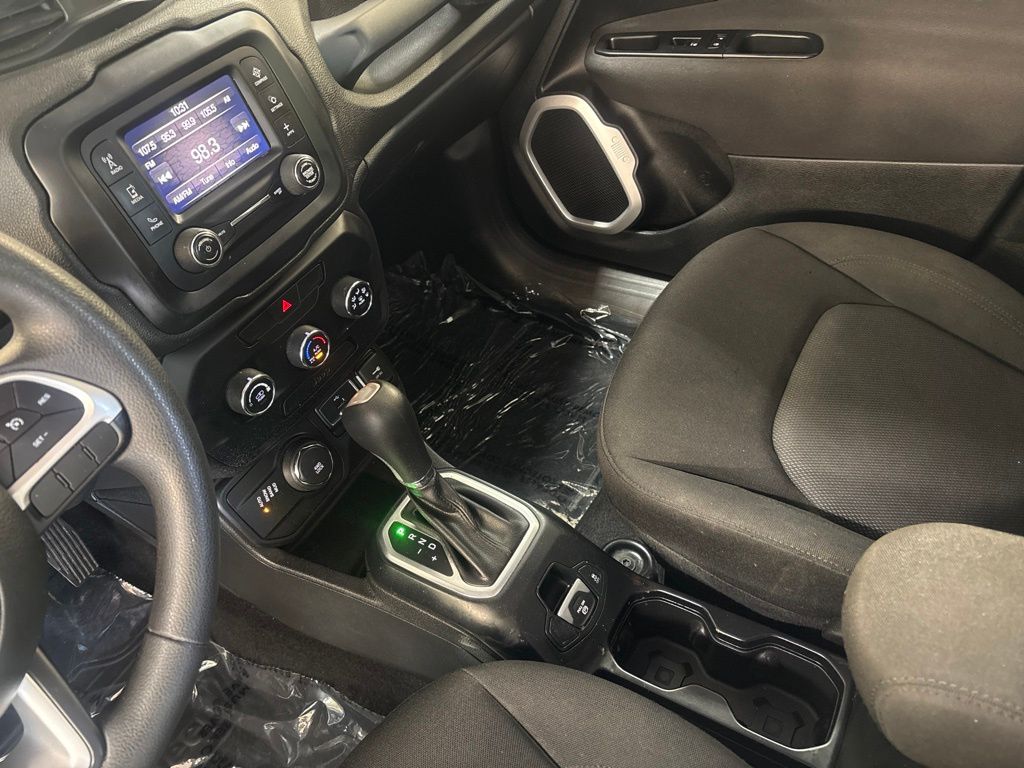 Thumbnail: 2019 Jeep Renegade - 12