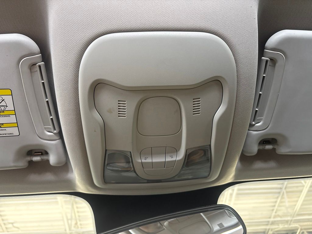 Thumbnail: 2019 Jeep Renegade - 28
