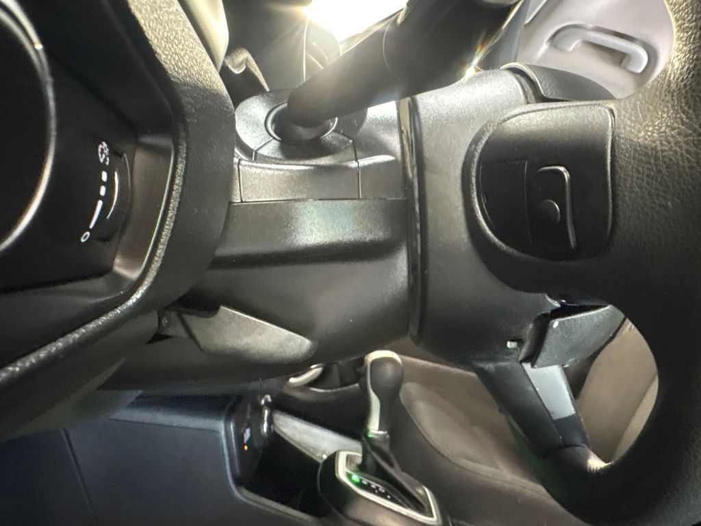 Thumbnail: 2019 Jeep Renegade - 15