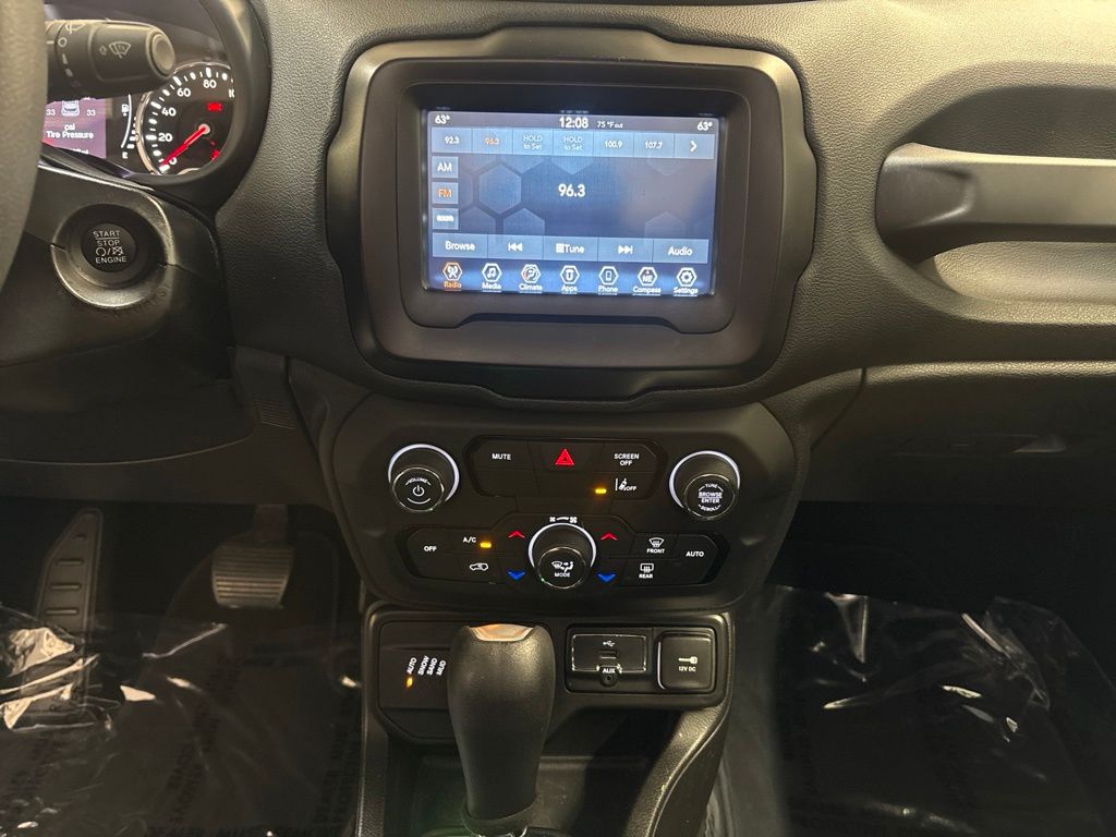 Thumbnail: 2021 Jeep Renegade - 14