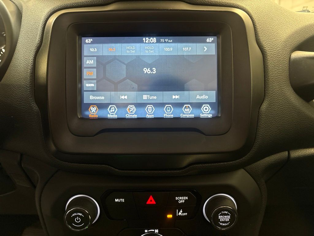 Thumbnail: 2021 Jeep Renegade - 27