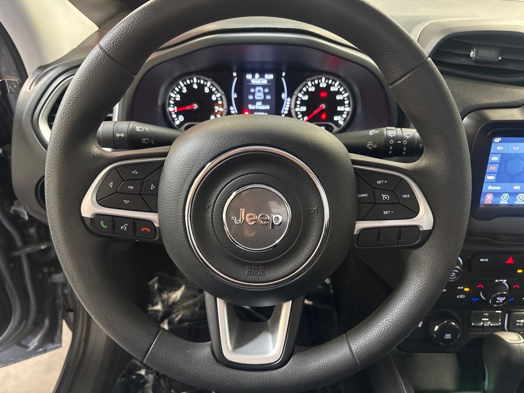Thumbnail: 2021 Jeep Renegade - 8