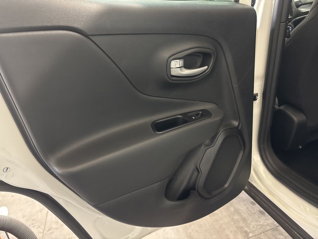 Thumbnail: 2023 Jeep Renegade - 28