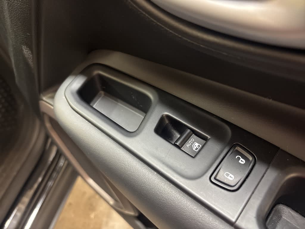 Thumbnail: 2023 Jeep Renegade - 37