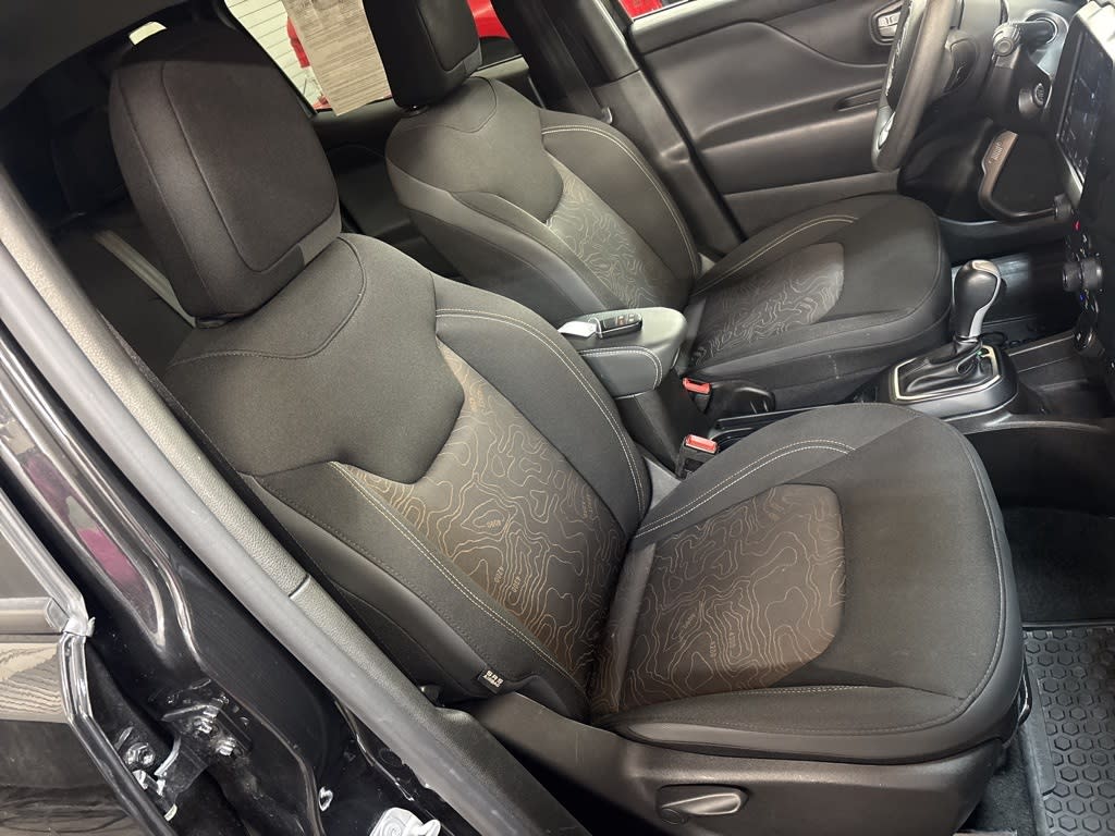 Thumbnail: 2023 Jeep Renegade - 38