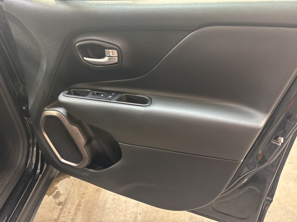 Thumbnail: 2023 Jeep Renegade - 36