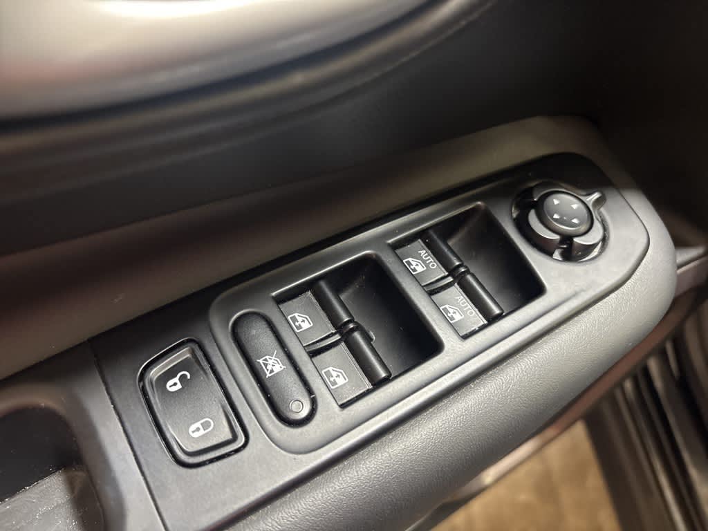 Thumbnail: 2023 Jeep Renegade - 22