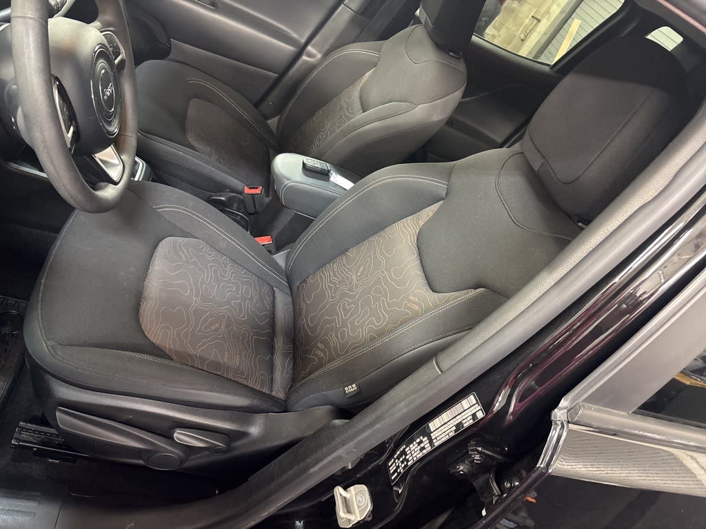 Thumbnail: 2023 Jeep Renegade - 8