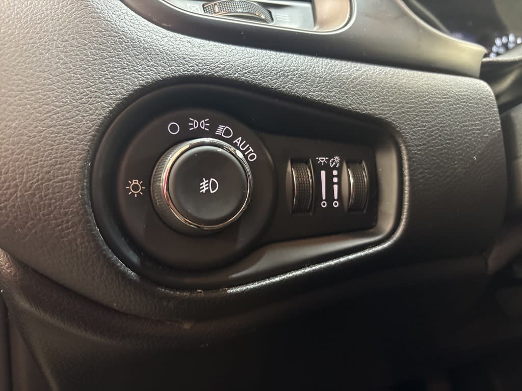 Thumbnail: 2023 Jeep Renegade - 23