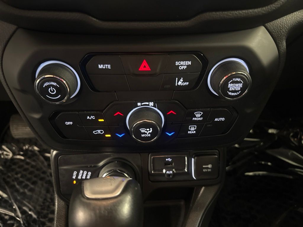 Thumbnail: 2023 Jeep Renegade - 27