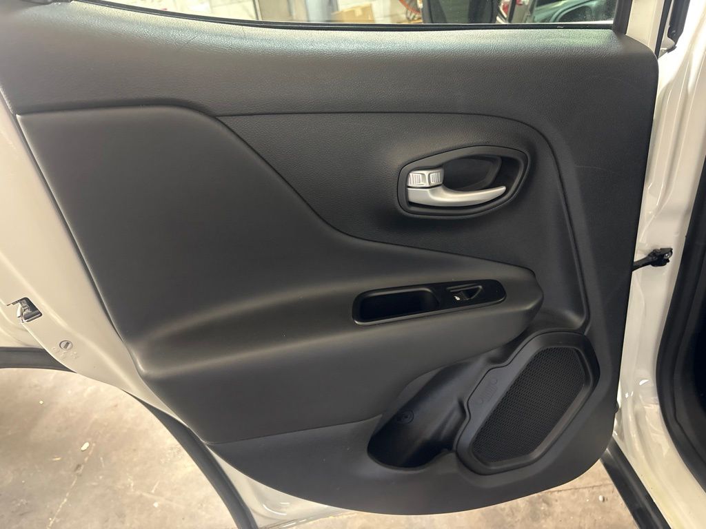 Thumbnail: 2023 Jeep Renegade - 31