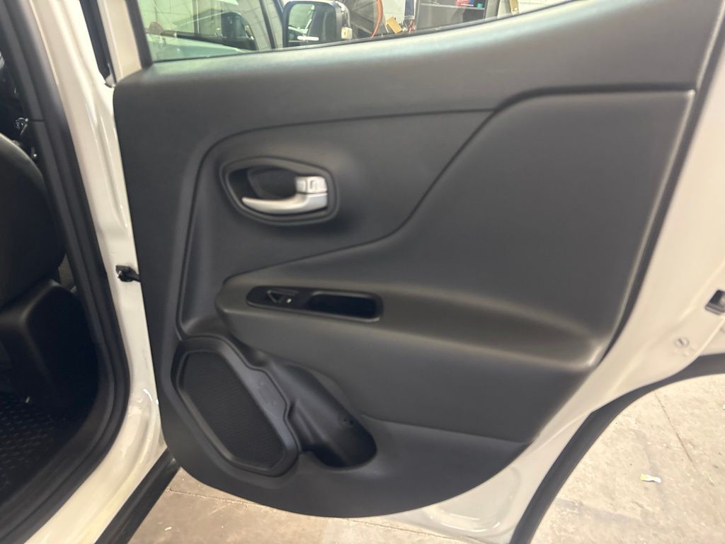 Thumbnail: 2023 Jeep Renegade - 34
